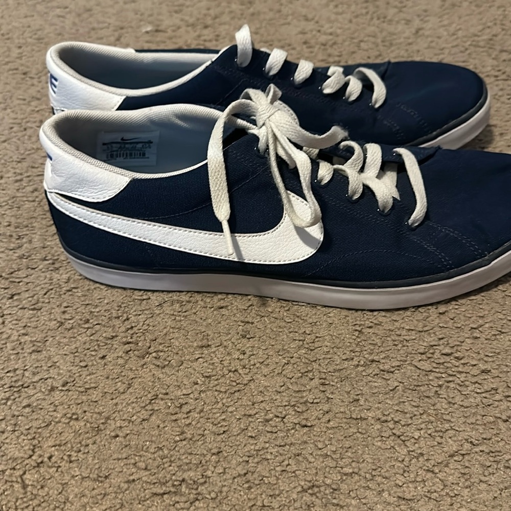 Mens Nike size 9 1/2